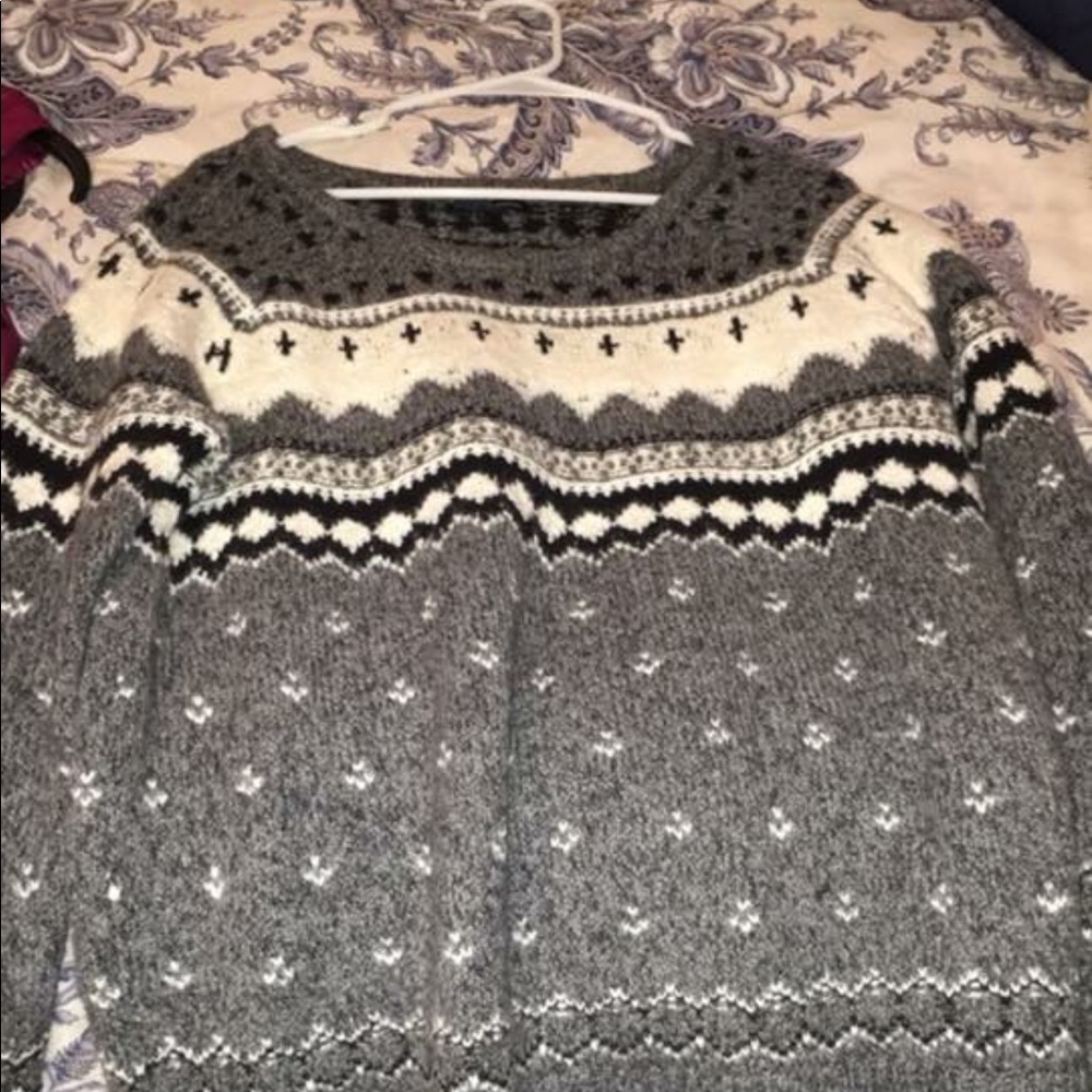 American eagle sweater